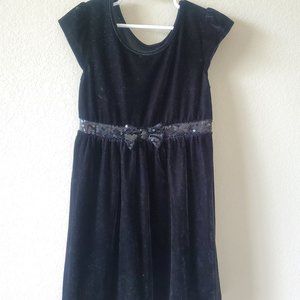 Black Velvet Girls Dress with Bow Size 7-8/M